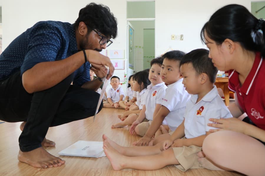HỌC TIẾNG ANH THEO CHUẨN CAMBRIDGE